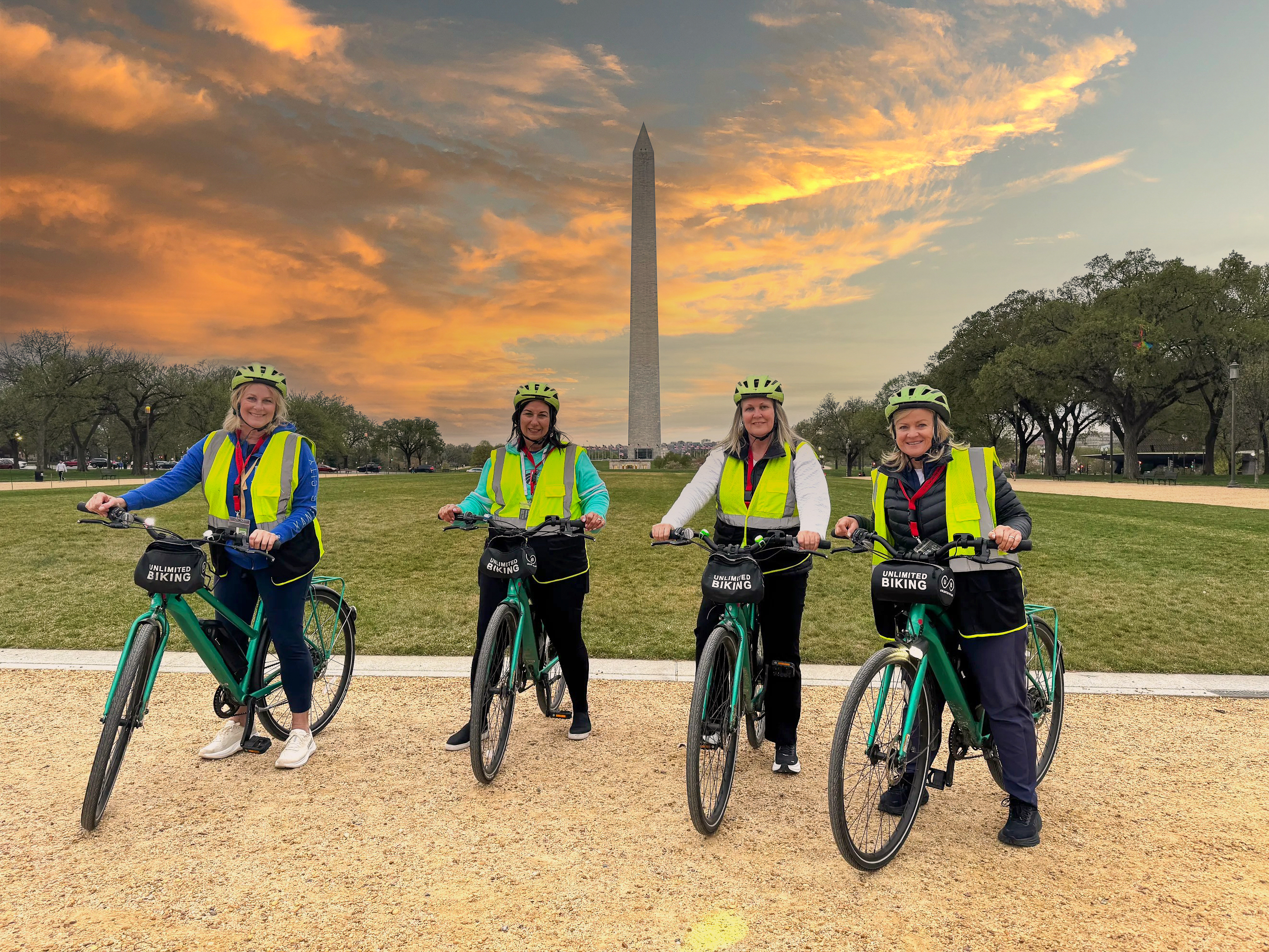 Washington DC Monuments at Night Bike Tour