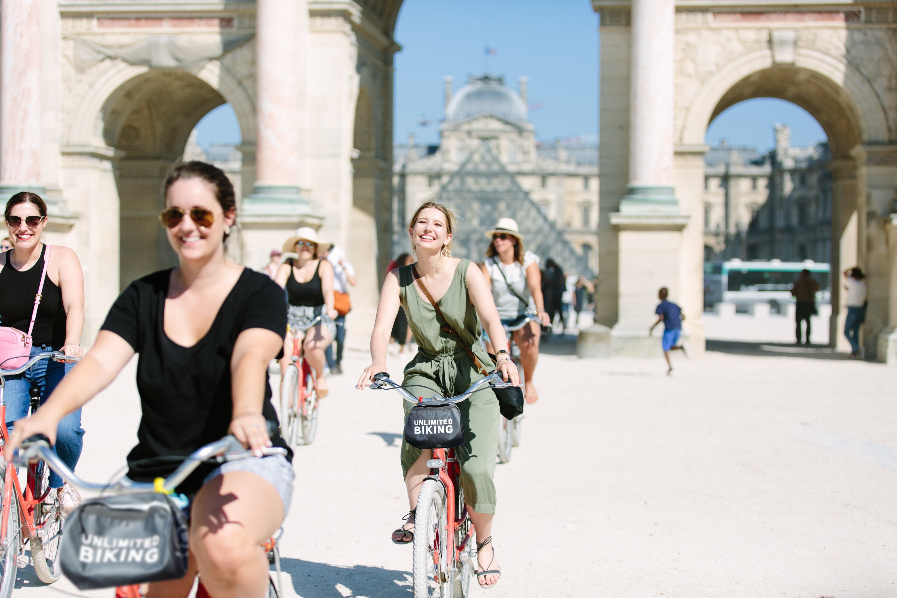 Paris Combo: Highlights Bike Tour & Seine Cruise Experience