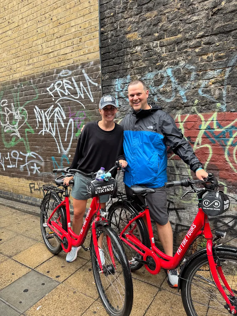 Secrets of London Bike Tour: Thames, Tower Bridge & Market